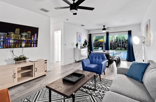 West Hollywood House | Large 6BR Vacation Home, Private Pool near Casino