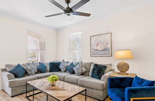 Villages of Crystal Beach House | Large and comfortable home close to the beach with w/d, full kitchen, & balcony