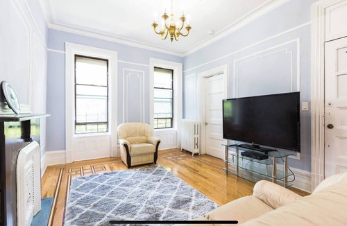 Bushwick Apartment | Large bedroom Large living and dining area Brownstone house Very comfy