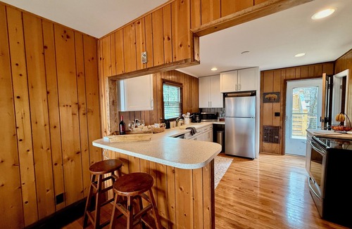 Charter Hills Cabin | Large Deck with Beech Mtn Views/Fireplace/Pets OK/Near Hiking, Biking & Fishing