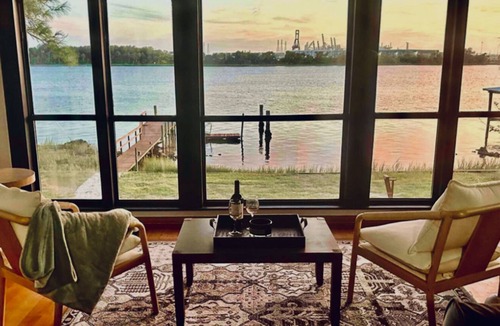 Northside House | 🐬LARGE DESIGNER COASTAL HOME DOCK,DOLPHINS,fishing 🐚 LONG Corporate Rentals,PETS