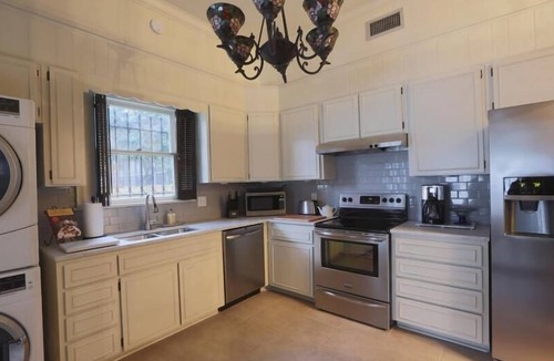 Historic Downtown Savannah House | Large Historic Home w/Parking Close to Forsyth Park by Lucky Savannah