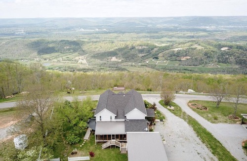 Bryant House | Large Historical Alpine House near Chattanooga