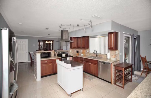Jacksonville House | Large home, sleeps 12 with large yard, kitchen, AC, WiFi and lots of parking
