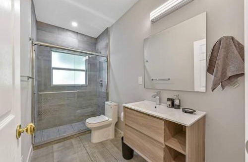 River Oaks House | Large Home Wking Bed By Pmi Unit Bh