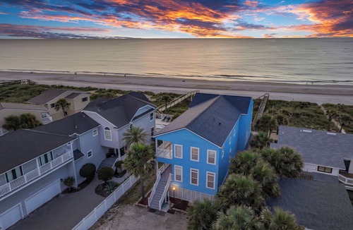 Vilano Beach House | Large Luxury BEACHFRONT home on Vilano Beach with hot tub and pool!