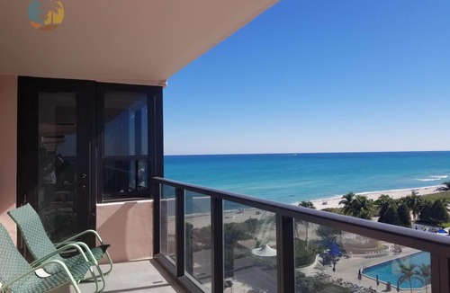 Seybold Apartment | Large Modern 4 Bedroom Beautiful Ocean Views-1003