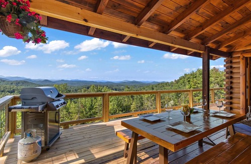 Vein Mountain Cabin | Large Mountain Getaway Cabin with Views