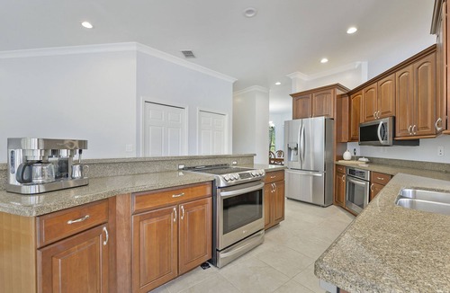 Naples House | Large Oversized Pool Home! Lakefront 4 Bedrooms in Berkshire Lakes!