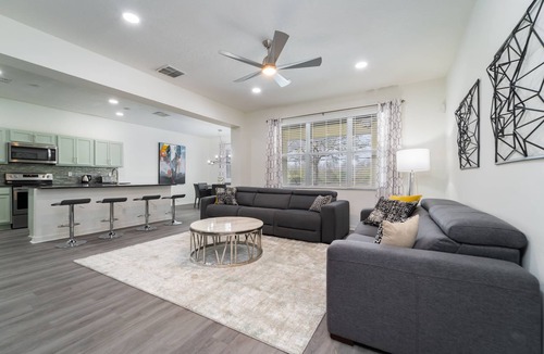 Highgate Park House | Large Pool Home With Spa & Game Room - 3 Master Suites Close to Attractions