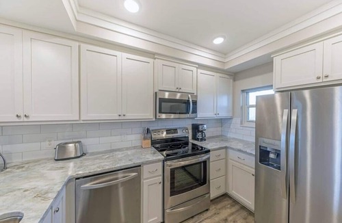 Sandestin Condo | Large Private Beach Access! Pickleball, Mini Golf, Basketball, Pools, Hot tub!