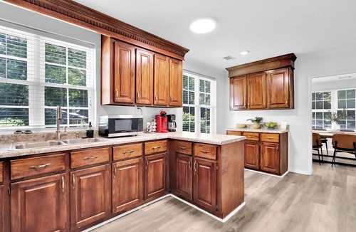 Macon House | Large Retreat with Hot Tub + Big Yard, Sleeps 16!