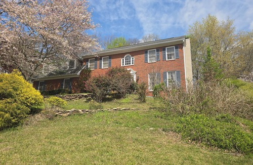 Marietta House | Large, tranquil 4-bedroom house in charming East Cobb Marietta neighborhood.