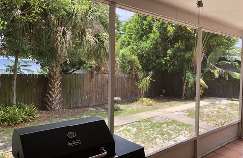 Largo House | Largo Home close to Pinellas Trail and Clearwater Beach