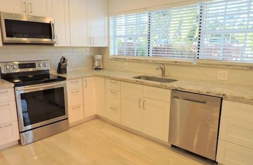 Hollywood Lakes House | Las Brisas 5bdrms/3baths Large Patio Heated Pool