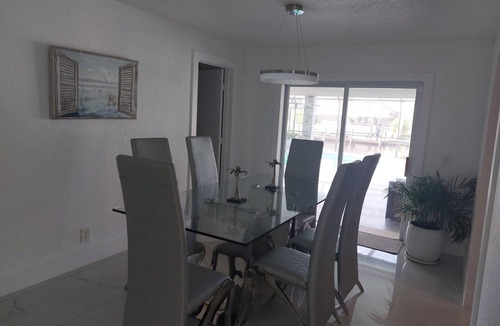 Caloosahatchee House | LAST MINUTE DEAL $180 CAPE CORAL, PETS OK