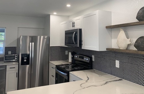 Gulf Gate Estates Apartment | Last minutes !! 6 min from the beach!2614