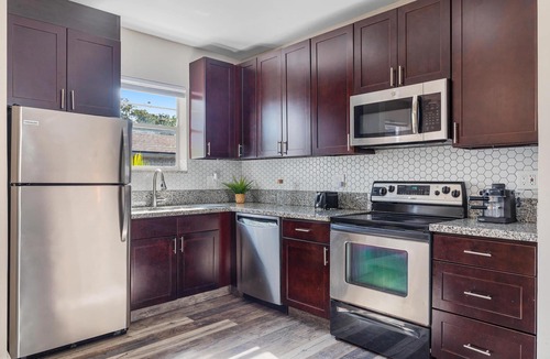 Poinciana Park Apartment | Lauderdale Bliss: Mins to Las Olas & Beach
