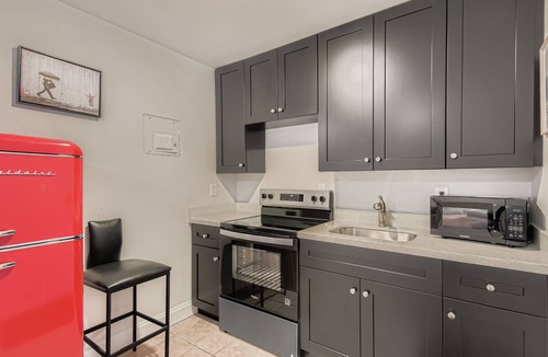 Poinciana Park Apartment | Lauderdale Breeze Villas