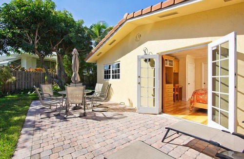 Bel Air House | Lauderdale-by-the-Sea Splendor - Private Pool Area w/Short Walk to the Beach
