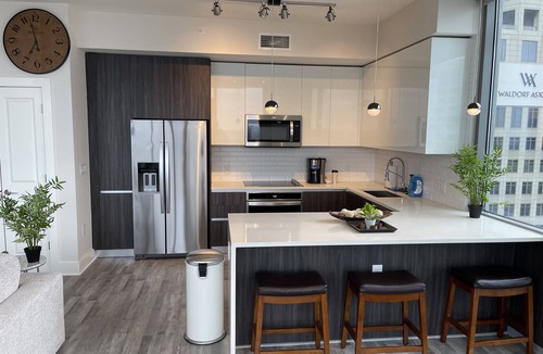 North Buckhead Apartment | Lavish high-rise penthouse