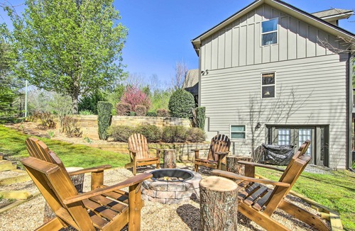 East Ellijay Cabin | 'Lazy Bear Lodge' ~ 2 Mi to Downtown Ellijay!