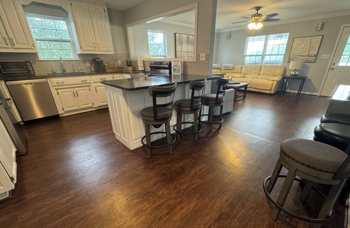 Ashville House | Lazy Days on Neely Henry with kayaks and floating mat!