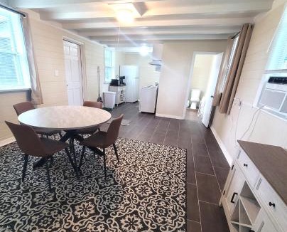 Leesburg Apartment | Lazy Oaks Resort Cottages
