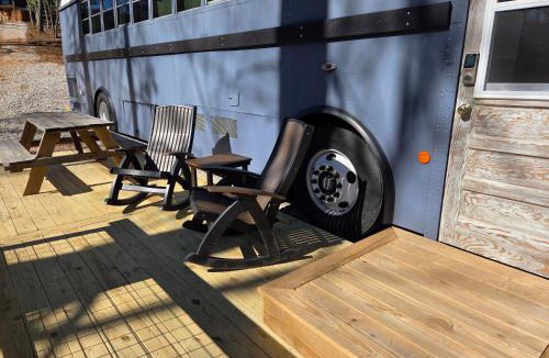 Robbinsville Apartment | Lazy T Cabins - The Skoolie