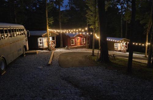 Robbinsville Apartment | Lazy T Cabins - The Skoolie