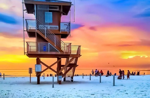 Longbeach Village House | LBK Whitney Bayside Retreat