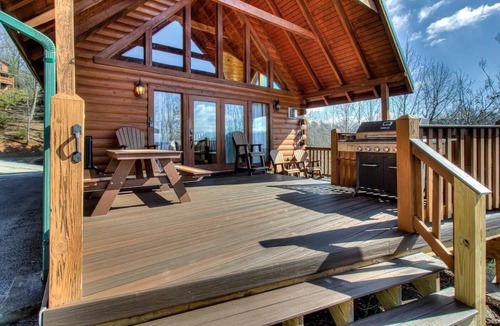 Black Bear Falls Cabin | LeConte View Lodge: Black Bear Falls