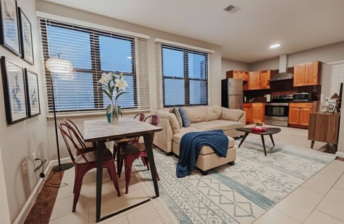 Market East Apartment | Ledge/2 King Beds/Elevator/2 Ensuite/W/D