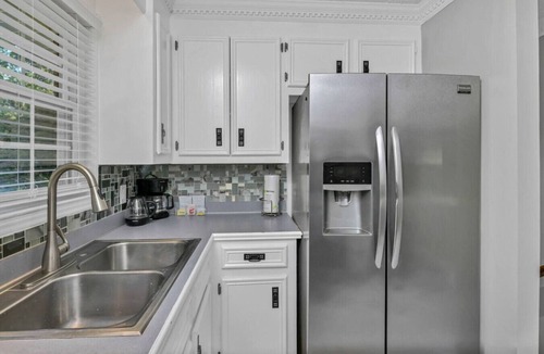 Lexington House | Lexington Leisure House- 4BR w/Pool & Games