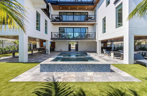 Sarasota House | Lido Luxe Estate: Rental with Pool & Rooftop Deck