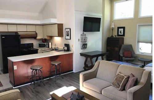 Sapphire Apartment | Light and Bright Resort Retreat in Sapphire Valley