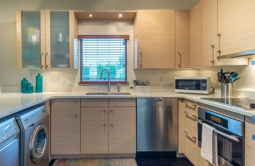Winter Park Apartment | Light, Bright and Full of Delight! 2 Blocks to Park Ave