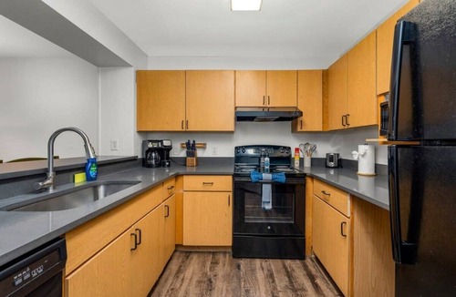 Bearss Plaza Apartment | Light-filled condo w/patio & pool access