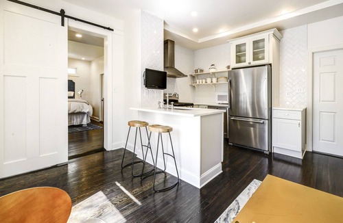 Buckhead Village House | Light-filled Cottage in the Middle of it All!!