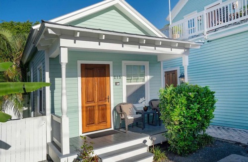 Old Town House | Lighthouse Suites Collection