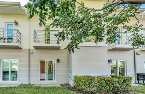 Lake Worth Corridor Apartment | 'lilly' at Aviara Lake Worth