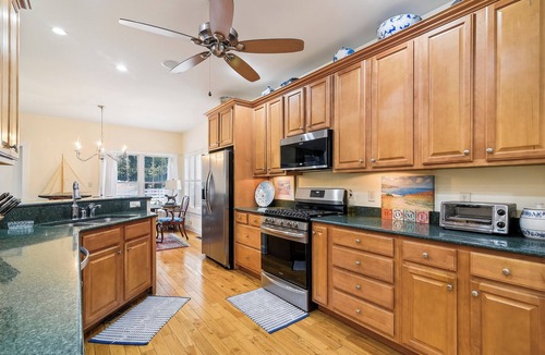 Lewes House | Linens Included! Private Pool! Hot tub! Book Today! Off Season Mini Weeks!