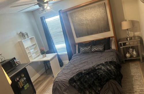 Trailer Estates House | Lions Den. private room in shared home
