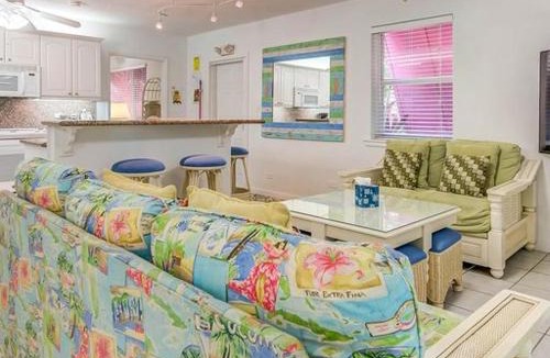 Islamorada House | Little Bay Compound