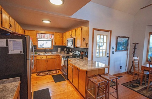 Young Harris Cabin | Little Bear Lodge *5 min. to YHC