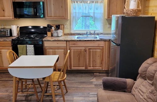 Dayton Cabin | "Little Cabin in the Woods" - 5 miles from Dayton Boat Launch