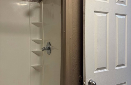 Jonesboro Cabin | Live In Lodge Extended Stay