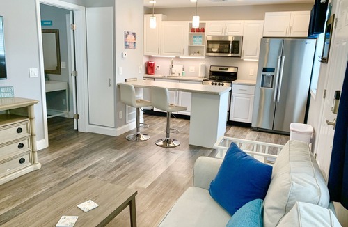 St. Pete Beach Cottage | Live Like a Local :) 2 BLOCKS TO THE BEACH