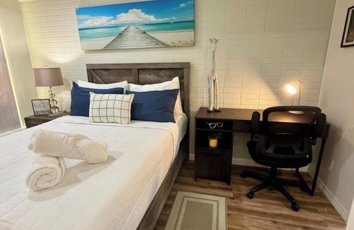 South Bradenton Apartment | LivoOne - Coastal Comfort