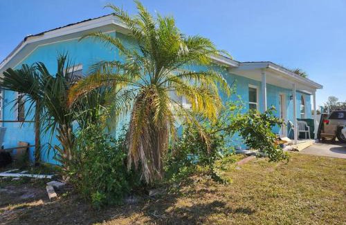 Port Charlotte House | LixyLouis by the Beaches